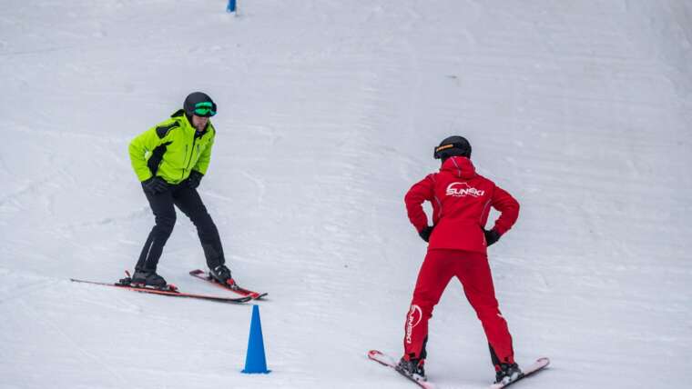 Lyžařská a snowboard škola pro dospělé