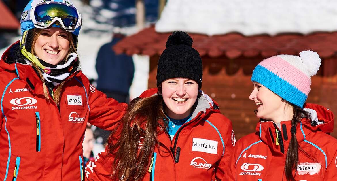 INSTRUKTORSKÉ KURZY LYŽOVÁNÍ A SNOWBOARDINGU